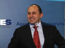 Entrega de fondos para la construccion del refugio para víctimas - ES imagen agencia de fotografía