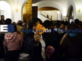 sobrecupo en teatro principal  - ES imagen agencia de fotografía