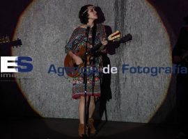 Gabriela Moreno con Ricardo Arjona 2012 - ES imagen agencia de fotografía