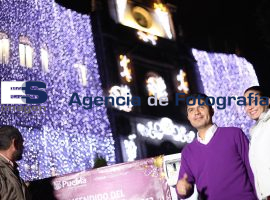 Iluminan ayuntamiento por temporada navideña ERP - ES imagen agencia de fotografía