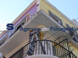 Pintan la catedral - ES imagen agencia de fotografía