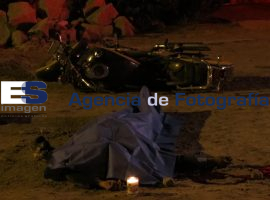 Motociclista muerto - ES imagen agencia de fotografía