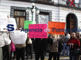 Manifestación sindicato de burócratas Congreso del Estado - ES imagen agencia de fotografía