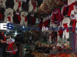 Preparativos para los festejos del día de la Virgen de Guadalupe - ES imagen agencia de fotografía