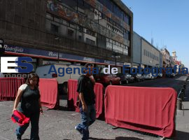 Cuerpo de Seguridad alrededor del Congreso del estado de Puebla - ES imagen agencia de fotografía