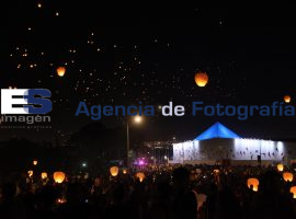 Globos de Cantoya en Los Fuertes 2012 Centro Expositor - ES imagen agencia de fotografía