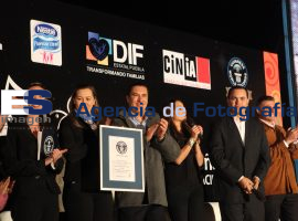 Asiste Rafael Moreno Valle a la eleavción de Globos de Cantoya  - ES imagen agencia de fotografía