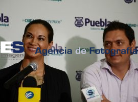 Liliana Ortiz, en rueda de prensa  - ES imagen agencia de fotografía