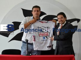 Lobos presenta nuevo técnico  - ES imagen agencia de fotografía