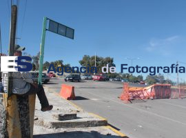 Circulación vehicular en la 11 sur y Avenida Margaritas - ES imagen agencia de fotografía