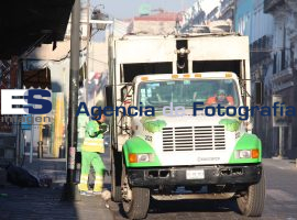 Recolección de basura - ES imagen agencia de fotografía