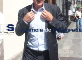 Fernando Manzanilla muestra el resumen de proceso de campaña de Puebla Unida  - ES imagen agencia de fotografía