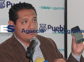Presentación  de  aplicación  del ayuntamiento de la ciudad  para quejas y consultas ciudadanas  - ES imagen agencia de fotografía