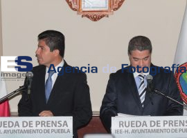 Armando Guerreo y Eduardo Rivera en acuerdo para la jornada electoral - ES imagen agencia de fotografía
