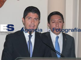 Ayuntamiento recompensa al ciudadano que condujo a la captura de los asaltantes a restaurantes - ES imagen agencia de fotografía