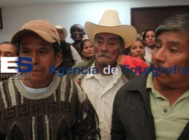 Habitantes de Cuatzalan visitan PRI estatal - ES imagen agencia de fotografía
