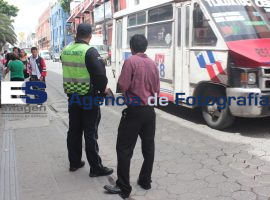 Policía de transito municipal en operativo - ES imagen agencia de fotografía