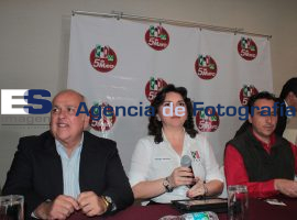 Dirigentes de la coalición 5 de mayo en rueda de prensa  - ES imagen agencia de fotografía