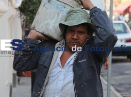 Mantenimiento en calles y casonas del centro de Puebla - ES imagen agencia de fotografía
