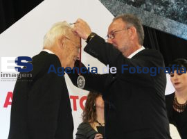Entrega del Doctorado  Honoris Causa al Dr. Alain Touraine - ES imagen agencia de fotografía