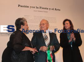 Obras en la galería del Palacio Municipal llamado “Pasión por la Fiesta y el Arte" - ES imagen agencia de fotografía