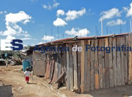 Pobreza en Canoa  - ES imagen agencia de fotografía