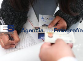 Entrega de Tarjetas RUTA en la estación Juárez Serdán - ES imagen agencia de fotografía