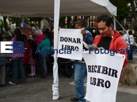 Jornadas de Lectura en el zócalo de Puebla - ES imagen agencia de fotografía