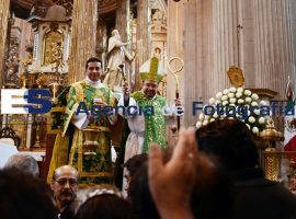 Lira ofrece misa en catedral  - ES imagen agencia de fotografía