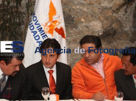 Juan José Espinosa e integrantes de Movimiento Ciudadano 2013 - ES imagen agencia de fotografía