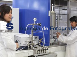 Laboratorios facultad de Biología - ES imagen agencia de fotografía