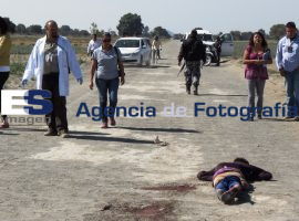 Muere hombre vestido de mujer - ES imagen agencia de fotografía