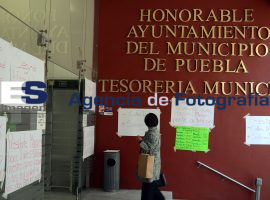 Sindicato se manifiesta contra Eduardo Rivera en Tesorería - ES imagen agencia de fotografía