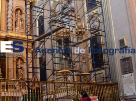 Limpieza  en catedral  - ES imagen agencia de fotografía