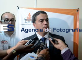 Dan registro a nuevo partido  - ES imagen agencia de fotografía