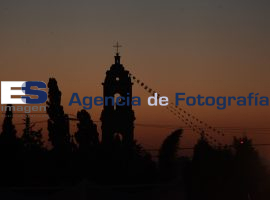 Amanecer con Luna en Cholula - ES imagen agencia de fotografía