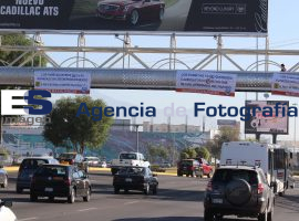 Mantas en vía atlixcayotl  contra alianzas y expriistas: PAN - ES imagen agencia de fotografía