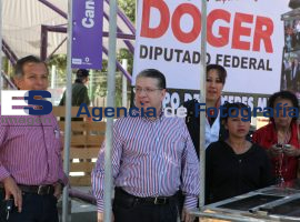 Entrega Doger apoyo a madres solteras en Analco - ES imagen agencia de fotografía