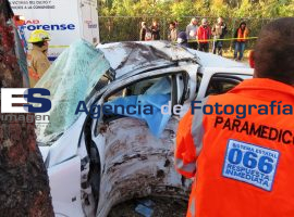 Muere al chocar su automóvil bulevard Forjadores - ES imagen agencia de fotografía