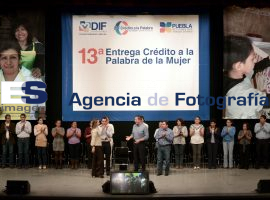 13° credito a la palabra de la mujer - ES imagen agencia de fotografía