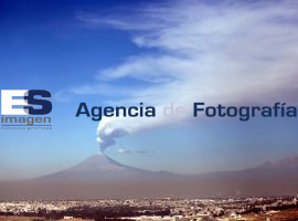 Fumarola del Popocatépetl durante la mañana - ES imagen agencia de fotografía