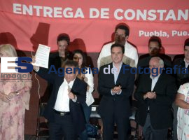 Agüera recibe constancia como precandidato  - ES imagen agencia de fotografía