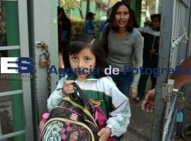 Regreso a clases tras periodo vacacinal  - ES imagen agencia de fotografía