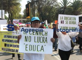 Se manifiestan contra la rueda panoramica en el CENCH - ES imagen agencia de fotografía