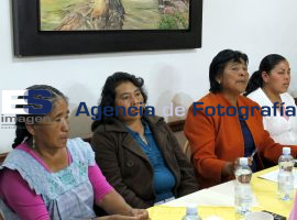 Vecinas de Tlaxcalancingo inconformes con RUTA - ES imagen agencia de fotografía
