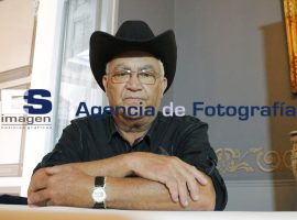 Eliades Ochoa Musico Cubano - ES imagen agencia de fotografía
