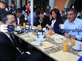 AntonioTony Gali con regidores - ES imagen agencia de fotografía