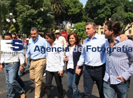 Antonio Gali Fayad visita el desfile 5 de Mayo - ES imagen agencia de fotografía