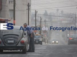 Ceniza volcánica al sur de la ciudad - ES imagen agencia de fotografía