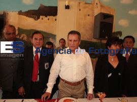Se reune Enrique Agüera con líderes cristianos - ES imagen agencia de fotografía